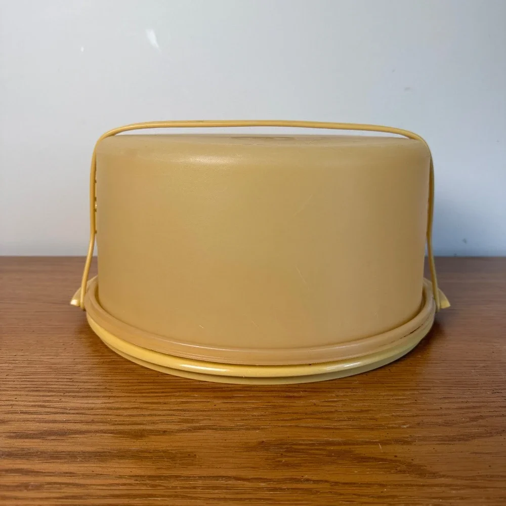 Vintage Tupperware Harvest Gold‎ Cake Taker Carrier 1256-3 Yellow USA Made Retro